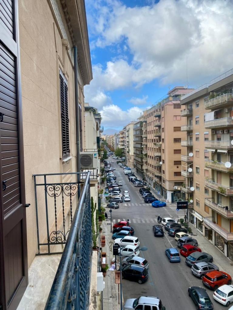 شقة Urban Poet Retreat - Casa Di Vincenzo E Andrea 2 باليرمو المظهر الخارجي الصورة