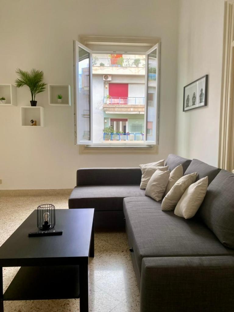 شقة Urban Poet Retreat - Casa Di Vincenzo E Andrea 2 باليرمو المظهر الخارجي الصورة